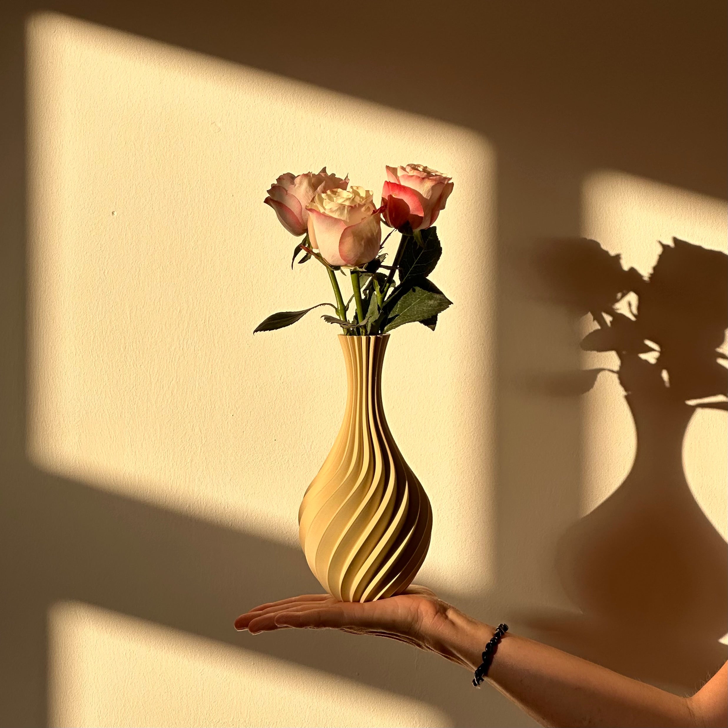 Vase: "Bris" in Perlgrau